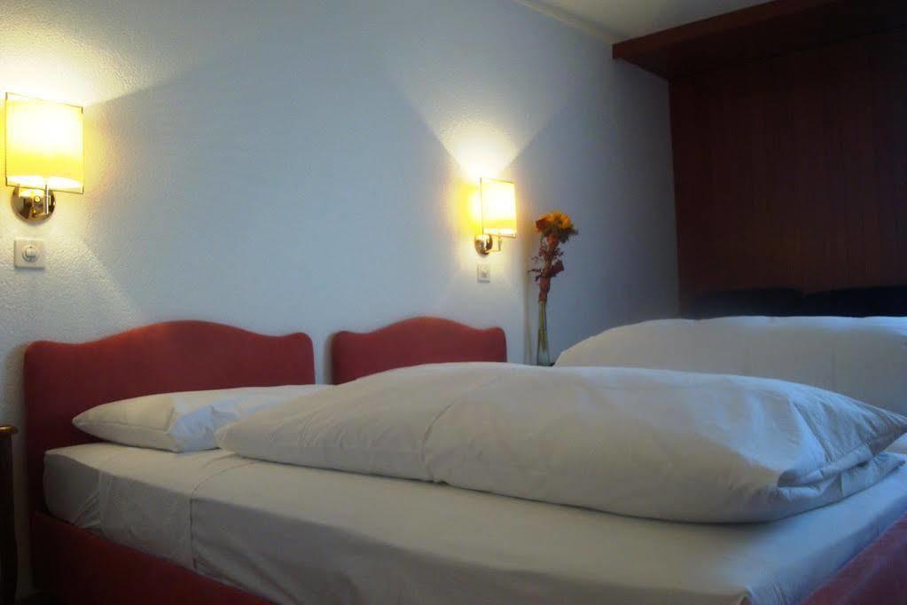Hotel Du Grand-Pre Marly-le-Grand Eksteriør billede