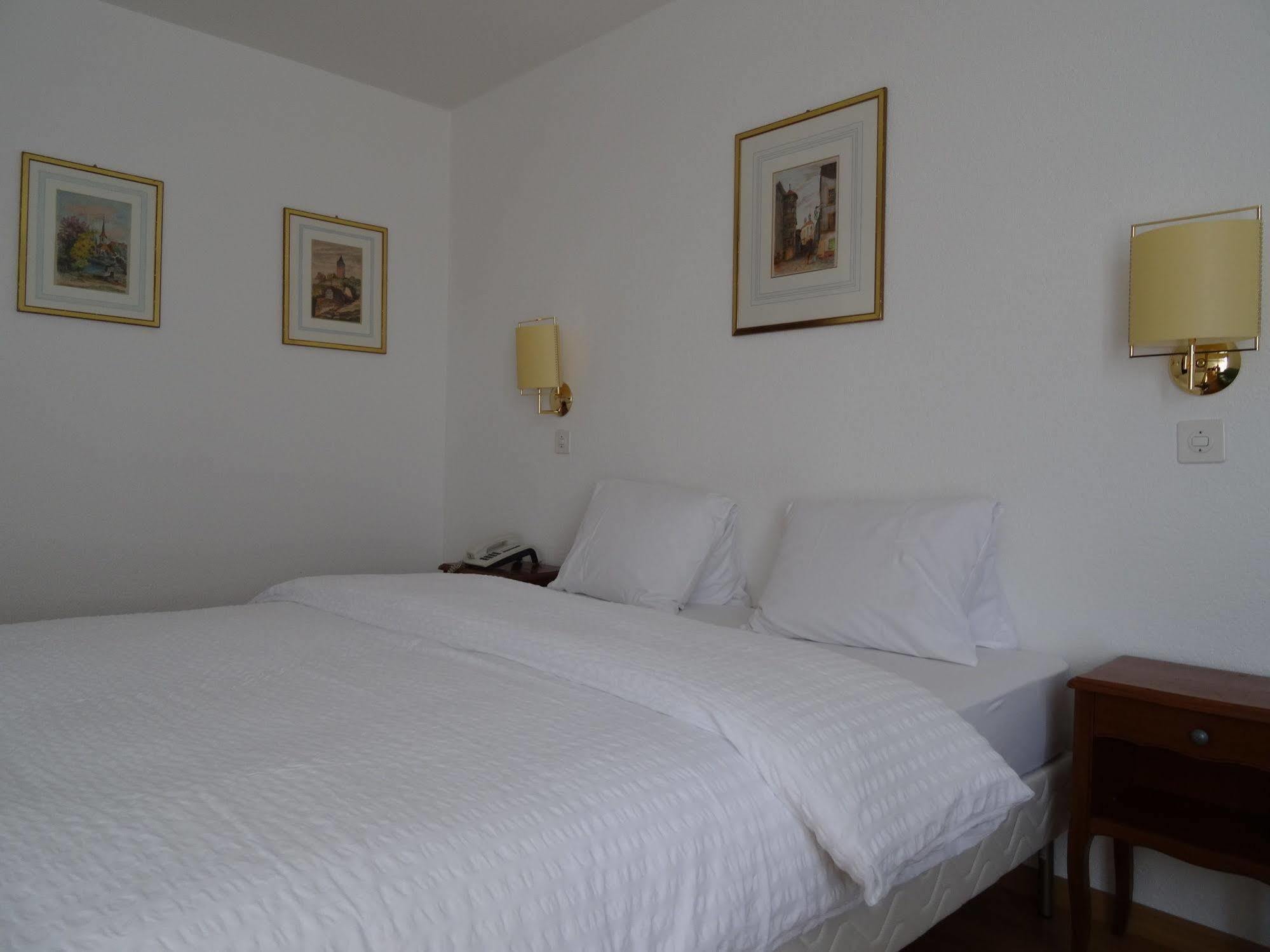 Hotel Du Grand-Pre Marly-le-Grand Eksteriør billede